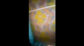 Video von einem Bangla-Mädchen, das runter und schmutzig wird 3 min 00 s