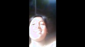 Video von einem Bangla-Mädchen, das runter und schmutzig wird 3 min 20 s