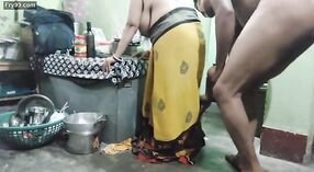 Desi bhabhi ve Dewar engage içinde buharlı cinsel activity 3 dakika 40 saniyelik
