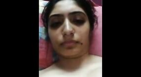 Hierelfies indische Schönheit filmt sich selbst in einem Privatvideo 15 min 20 s