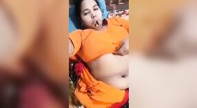 Unglücklicher Pahi Bhabi masturbiert mit seinem finger 2 min 00 s