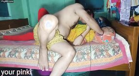 Bangali dziewczyna masturbuje się dla przyjemności, ale nie płać sobie 0 / min 0 sec