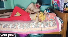 Chica bangali se masturba para tu placer, pero no te pagues 1 mín. 40 sec
