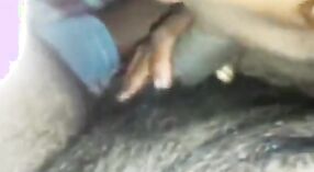 Istri Tamil dengan tubuh menyusui berhubungan seks setelah menyusui 1 min 20 sec