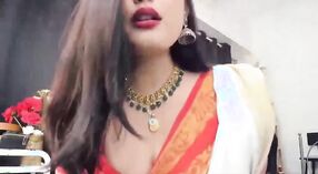 Süßes und sexy Mädchen in einem orangefarbenen Sari lebt ein heißes Leben 9 min 40 s
