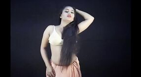蒸し暑いオンラインポルノのためのインドの女の子のビデオキャスティング 7 分 20 秒