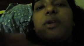 Priyanka Mehtas HD-Porno-Video: Eine sinnliche Masturbationssitzung 7 min 20 s