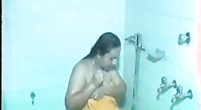 Tante im Bad Wird von einem Jüngeren Mann gefickt 3 min 20 s