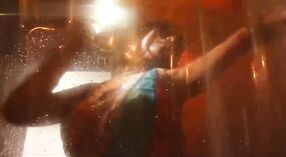 Poonam Pandeyの蒸し暑いビデオでの汚い話 0 分 0 秒