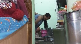 Desi bhabhi i jej mąż mają namiętny seks na stojąco 1 / min 50 sec