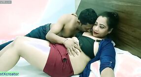 Indyjski Amatorski seks z oszałamiającą gorącą panią do promocji! 6 / min 20 sec
