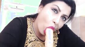 Indisches Mädchen Wird mit einer Sexmaschine ungezogen 27 min 00 s
