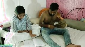 Estudiante Desi se pone traviesa con su joven maestro en este video porno caliente 3 mín. 00 sec