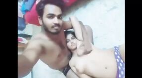 Bhabhi ' s phòng ngủ affair với một nóng housemate 0 tối thiểu 50 sn