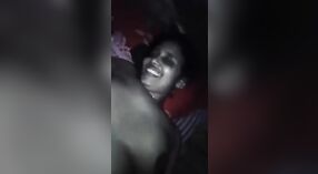 Şehvetli köylü Bhabi oral ve penetratif seks düşkünlük 1 dakika 30 saniyelik