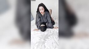 Indiano milf con grande tette ha sesso con un Urdu-speaking ragazzo 1 min 20 sec