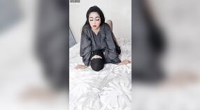 Indische MILF mit großen Titten hat Sex mit einem Urdu sprechenden Jungen 0 min 50 s