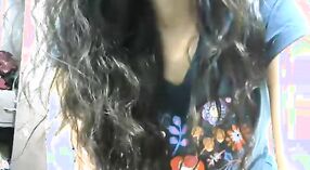 అటిరా యొక్క టాప్‌లెస్ స్ట్రిప్‌జెస్ చాట్ రూమ్‌లో ఆమె ముఖంతో ప్రదర్శనలో ఉంది 1 మిన్ 10 సెకను