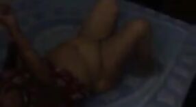 Indian bojo Nilina nemu digawe nggo tangan sensual saka dheweke pacangan 0 min 40 sec