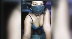 Acara Stripchat Hindi: Jarahan Gedhé lan Thong 2 min 00 sec