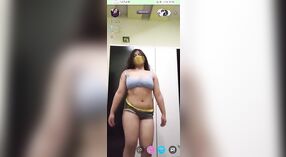 یما کی جنسی سٹرپٹیز میں ایک گرم ، شہوت انگیز ٹینگو ویڈیو 5 کم از کم 50 سیکنڈ