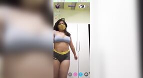 یما کی جنسی سٹرپٹیز میں ایک گرم ، شہوت انگیز ٹینگو ویڈیو 7 کم از کم 40 سیکنڈ