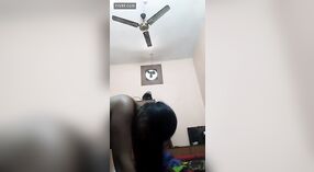 Mulher Madura apanhada a ficar com um homem mais novo ao telefone 3 minuto 00 SEC