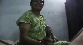 Bojo India Nilina mènèhi tugas tangan sing sensual marang kekasihé 4 min 40 sec