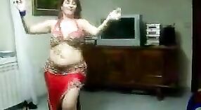 Arab babe's sensual dance moves 1 min 40 sec