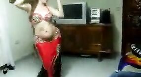 Arab babe's sensual dance moves 1 min 00 sec