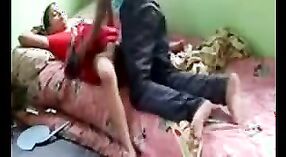 Bhabhi indienne se livre à un devarex torride avec son jeune amant 2 minute 20 sec