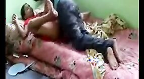 Bhabhi indienne se livre à un devarex torride avec son jeune amant 4 minute 20 sec