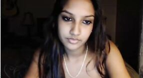 Indyjski nastolatek daje pokaz NA ŻYWO na kamery z jej Przedział wiekowy 0 / min 0 sec