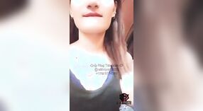 Aisha Khan ' s Sensuele Tango optreden 2 min 00 sec
