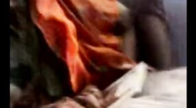 Biwi Babe ' s snelle invasie: een Masturbatie Video 2 min 30 sec