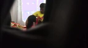 இளம் காதலர்கள் ஒரு நீராவி சந்திப்பில் ரகசியமாக கைப்பற்றப்பட்டனர் 2 நிமிடம் 00 நொடி