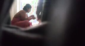 இளம் காதலர்கள் ஒரு நீராவி சந்திப்பில் ரகசியமாக கைப்பற்றப்பட்டனர் 0 நிமிடம் 0 நொடி