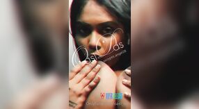 Desi modelo com grande mamas em quente Oasi Das Vídeo 2 minuto 30 SEC