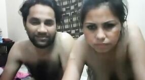 Nasik ki Mahi bhabhi obtiene su coño en la cámara 6 mín. 20 sec