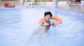 Model Smita Sana memamerkan tubuhnya dalam balutan bikini di Llyods Beach Resort Mandarmani 2 min 50 sec