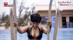 Modelka Smita Sana pokazuje swoje ciało w bikini w Llyods Beach Resort Mandarmani 4 / min 20 sec