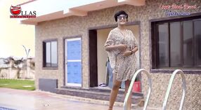 Model Smita Sana memamerkan tubuhnya dalam balutan bikini di Llyods Beach Resort Mandarmani 6 min 20 sec