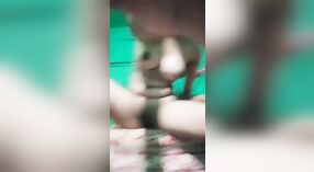 Girl Asianif ngandika reged ing video dhiskusi reged iki 1 min 20 sec