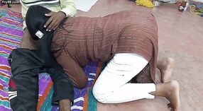 ஹவுஸ்மெய்ட் லட்கி காலையில் ஒரு ஆழமான தனியா கொடுக்கிறார் 1 நிமிடம் 20 நொடி