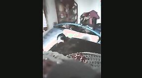 インドの叔母と彼女の恋人は隠されたカメラで秘密のセックスに従事しています 12 分 20 秒