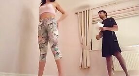 Indische Freundin videos.com geschenke: Teenager wird von der ersten Person zum Strippen und Schwanzlutschen verleitet 1 min 20 s