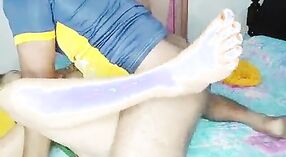 बिग बूब्ससह आंटी हिंदी अश्लील व्हिडिओमध्ये तिच्या प्रियकराबरोबर गुदद्वारासंबंधीचा सेक्स करतो 11 मिन 00 सेकंद