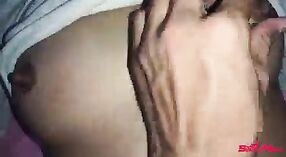 Indiase college student gets haar throat filled met een reusachtig lul in deze vuile porno video 0 min 0 sec