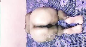 Desi Caliente Video Porno Con una Sexy Kaamwali 4 mín. 30 sec