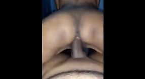 Indiase Vrouw enjoys een hardcore anaal pounding met een groot zwart lul 6 min 10 sec
